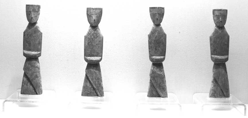 4 standing figures