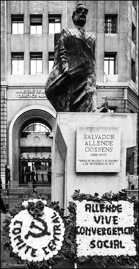 memorial statue to Salvador Allende Gossens