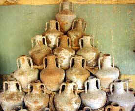 amphorae.JPG (20770 bytes)